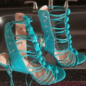 Size 11 MAKE A OFFER LOOKING TO SELL TODAY